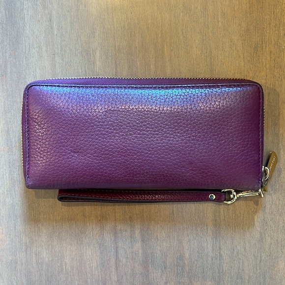 Michael Kors Jet Set Zip Around Wallet - Picture 2 of 3